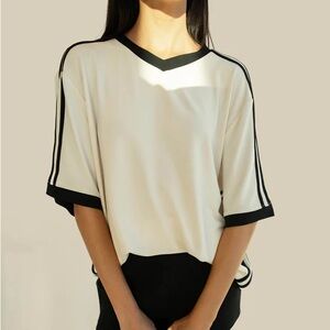 Oak & Fort oversize contrast trim v-neck tee